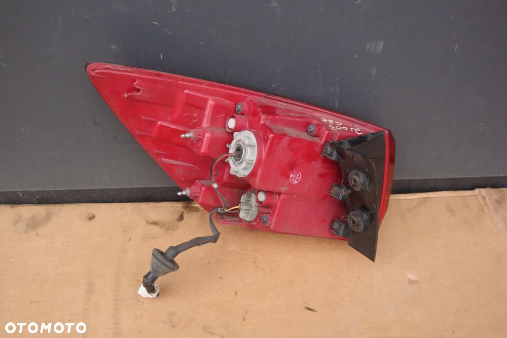 KIA CEED II 12-18 kombi  lampa prawa tylna LED  stan bdb - 2