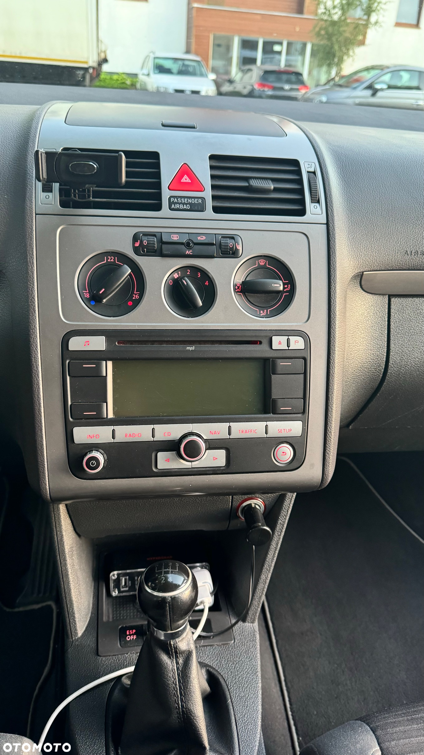 Volkswagen Touran 1.6 - 19