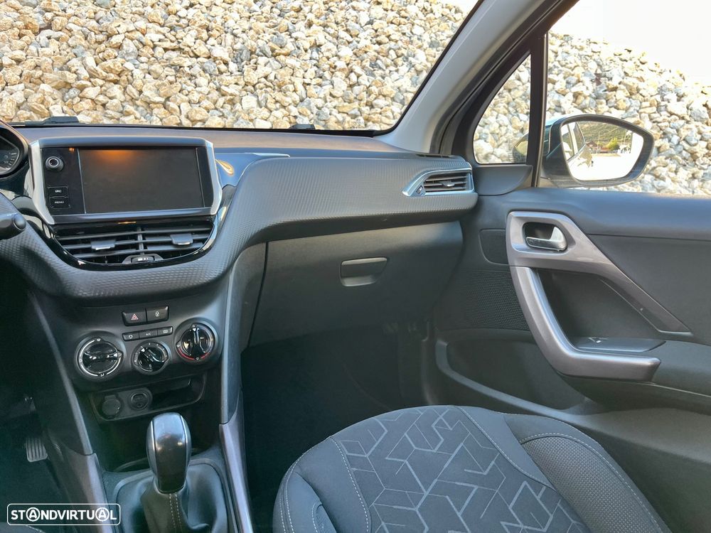Peugeot 2008 PureTech 110 Stop&Start Style - 8