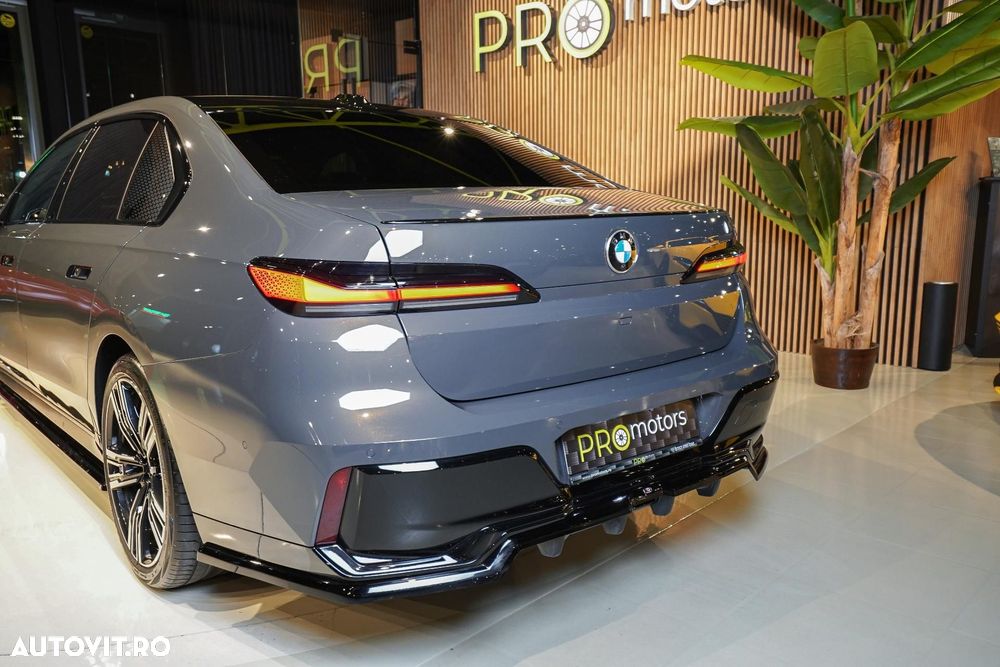 BMW Seria 7 740d xDrive MHEV - 10