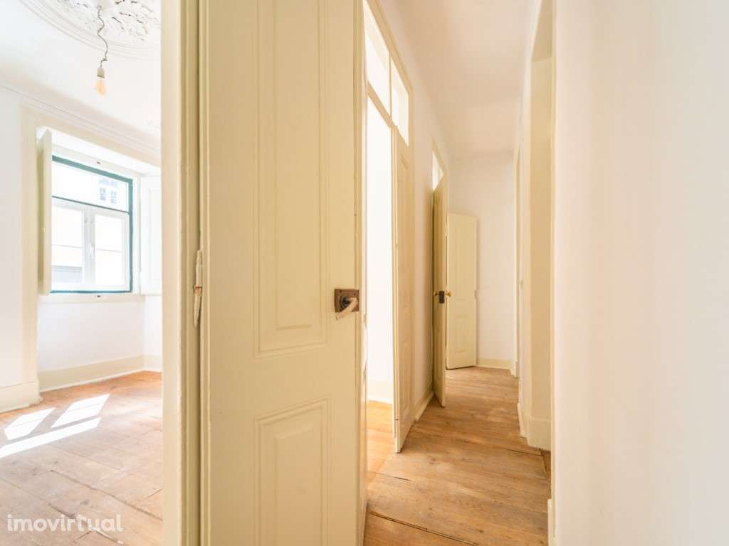 T2 +2 Campo de Ourique com cachet para obras - Grande imagem: 3/18