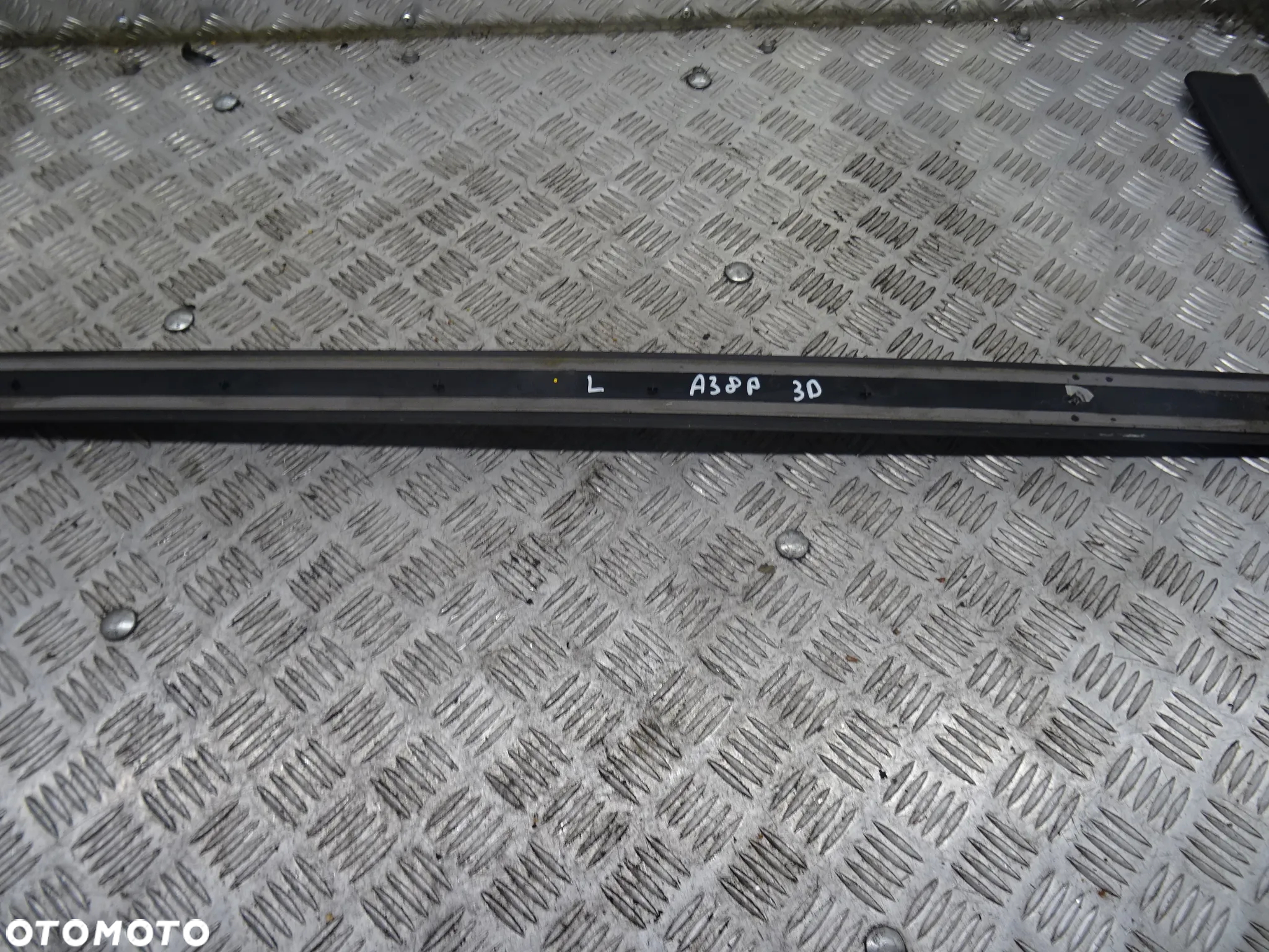 AUDI A3 8P 03-07 2.0 TDI LISTWA PROGOWA PRAWA LEWA 8P3853491D - 3