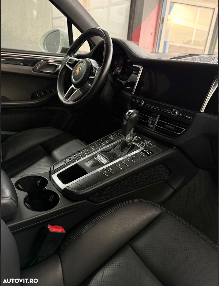 Porsche Macan - 3