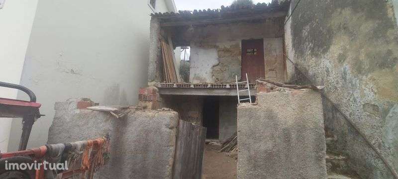 Moradia para recuperar - Grande imagem: 3/4