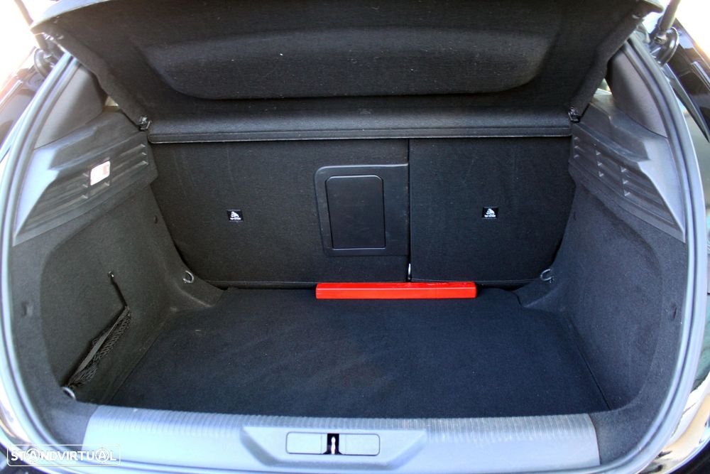 Peugeot 308 1.2 PureTech Allure EAT8 - 32