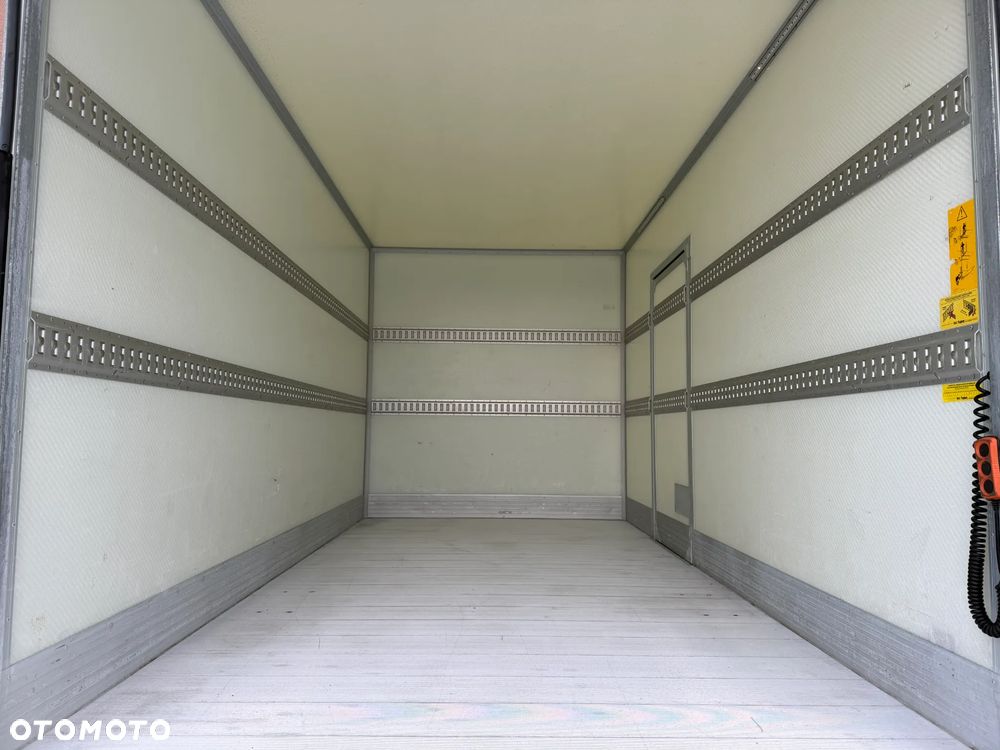 Mercedes-Benz Sprinter 317 CDI Izoterma Winda - 19