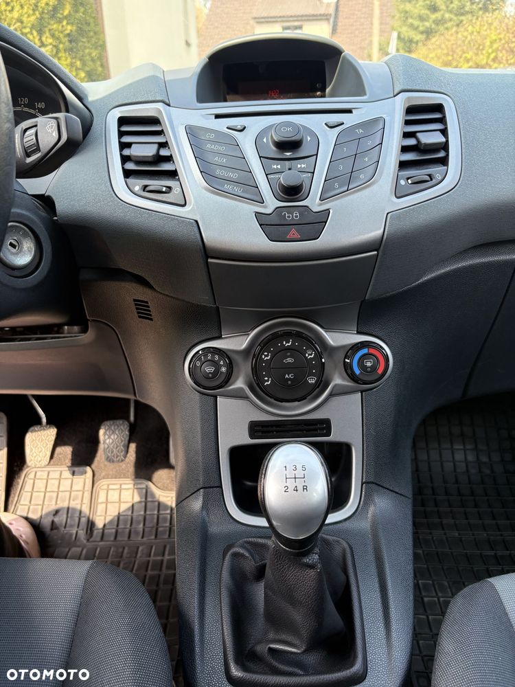 Ford Fiesta 1.25 Ambiente EU5 - 8