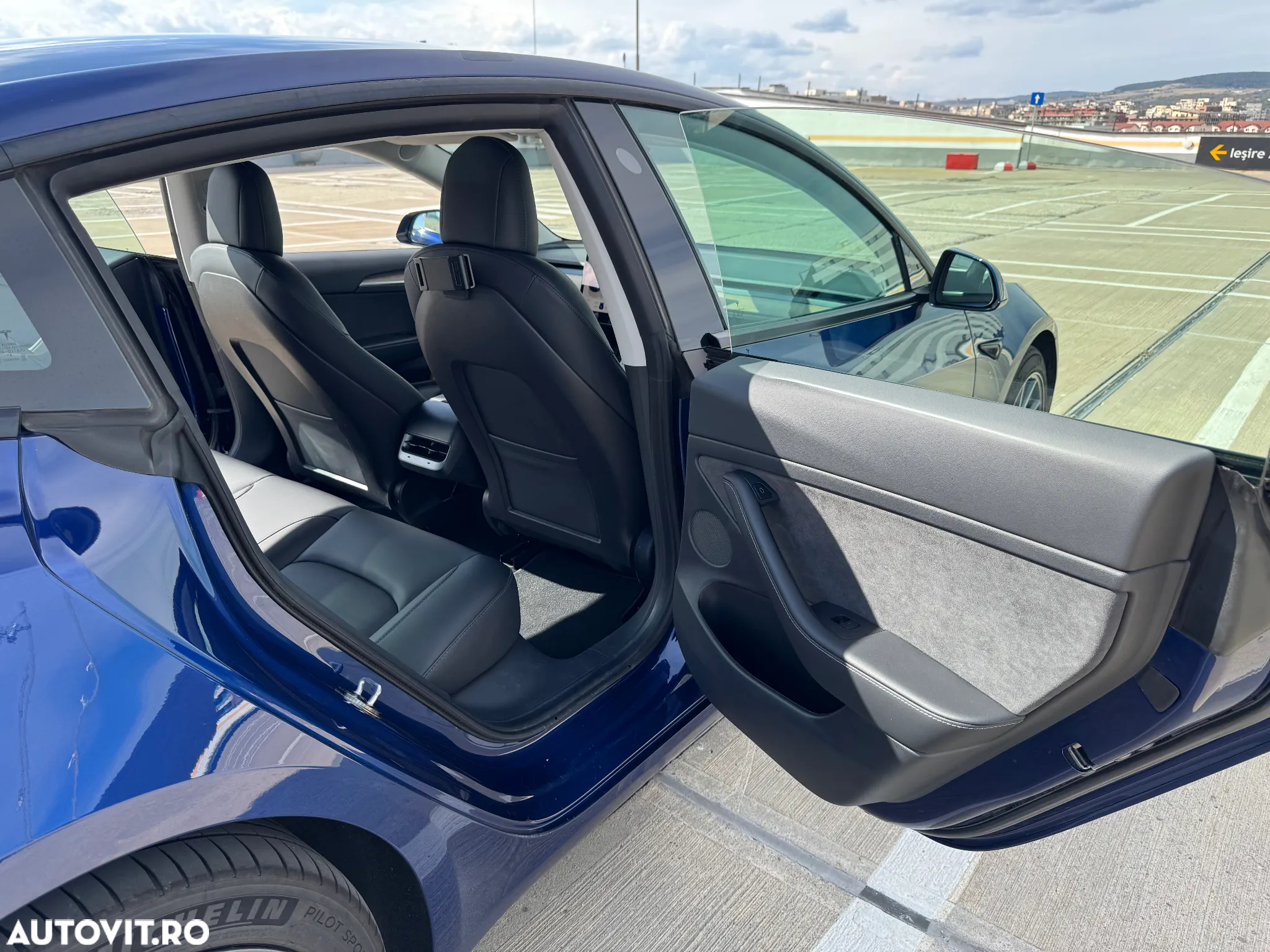 Tesla Model 3 Long Range - 28