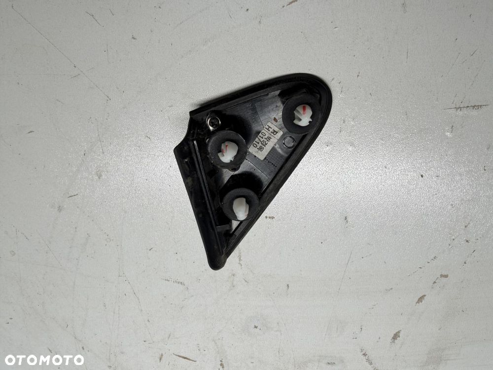 NAROŻNIK TRÓJKĄT BŁOTNIKA PRAWY KIA RIO IV V  86190-H8000  2017- - 3