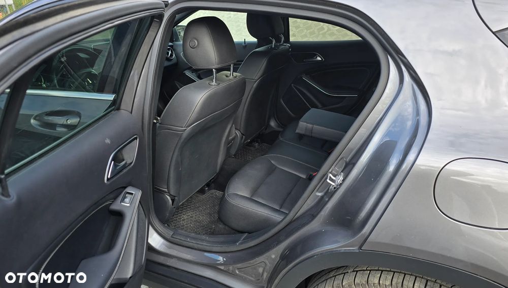 Mercedes-Benz GLA 250 4Matic 7G-DCT SCORE - 9