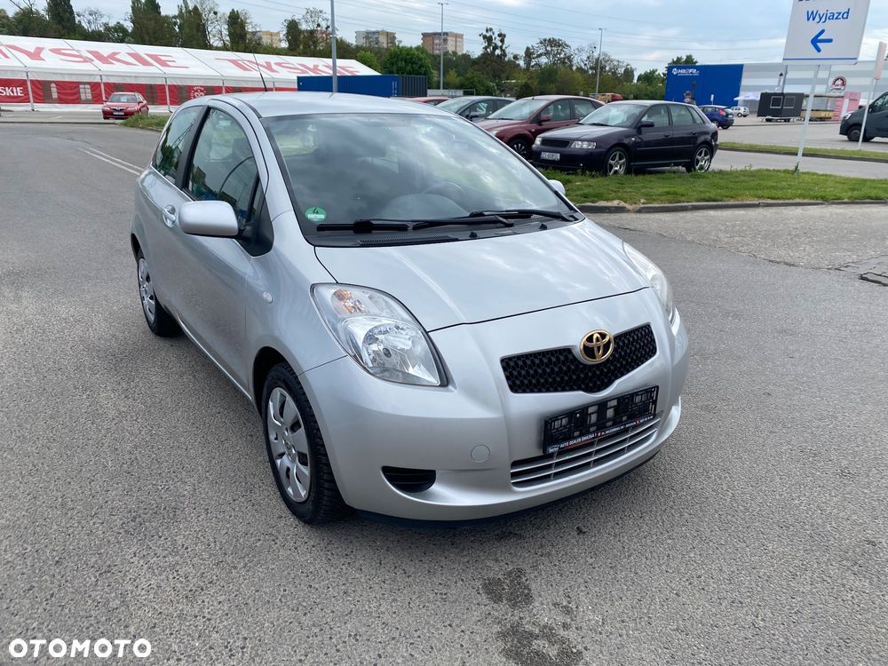 Toyota Yaris - 4