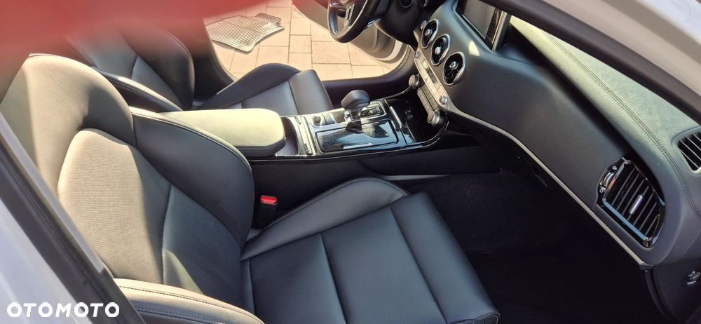 Kia Stinger 2.0 T-GDI L - 19