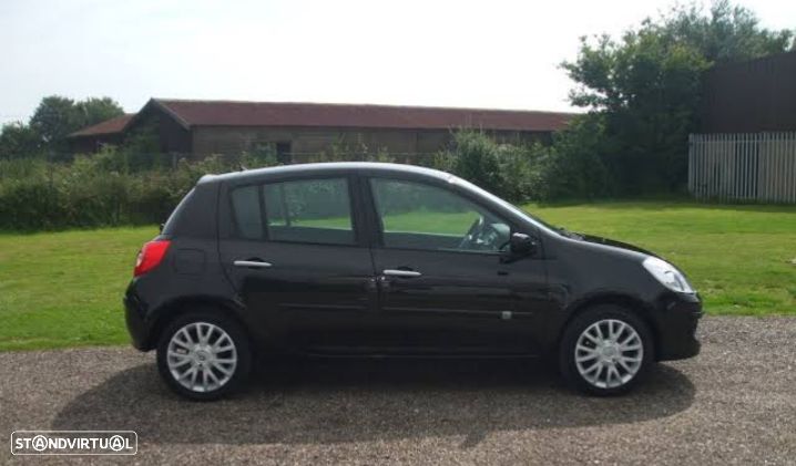 Renault Clio 1.5 dCi Dynamique S - 1
