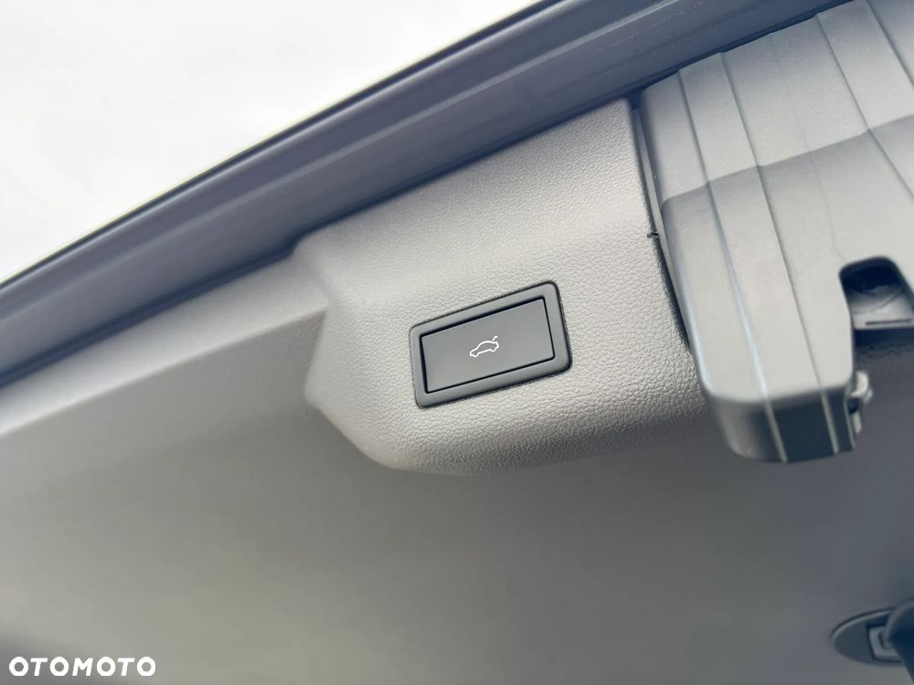 Volkswagen Multivan 2.0 TDI L2 Style DSG - 39