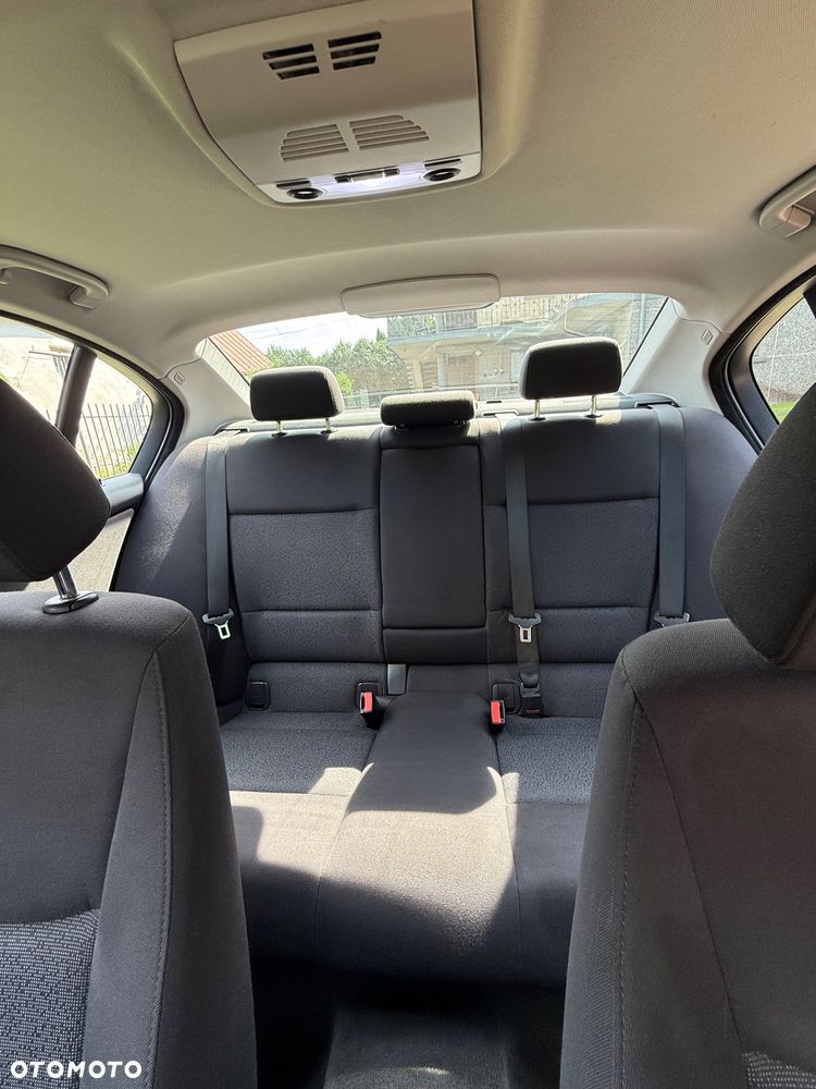 BMW Seria 3 318i - 20