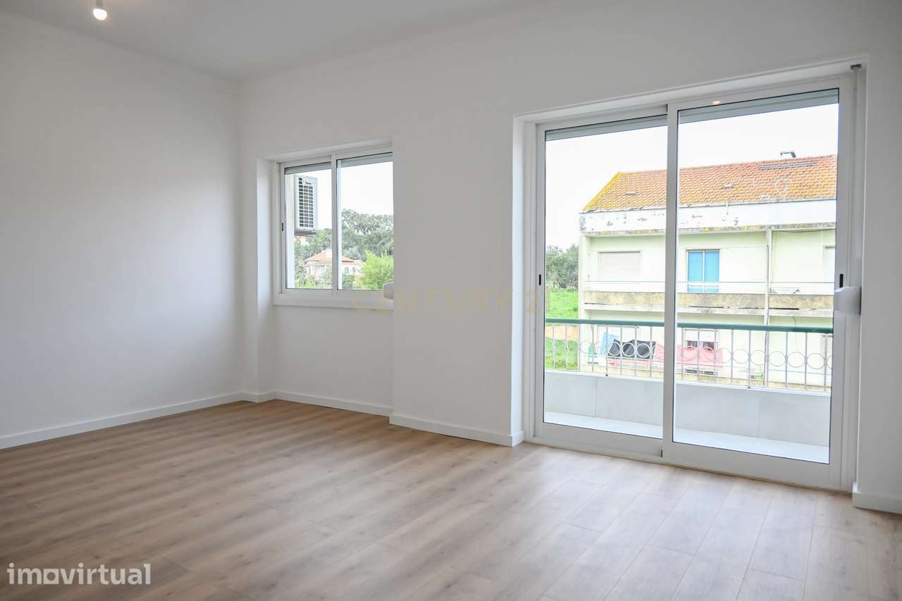 Apartamento Totalmente Remodelado com Terraço de 33 m² | Cruz de Pau – - Grande imagem: 5/12