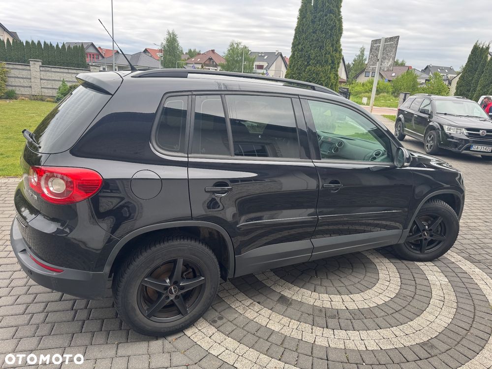 Volkswagen Tiguan 2.0 TDI DPF 4Motion BlueMotion Technology DSG Track & Field - 11