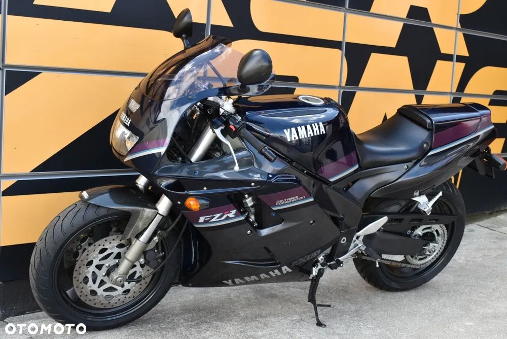 Yamaha FZR - 7