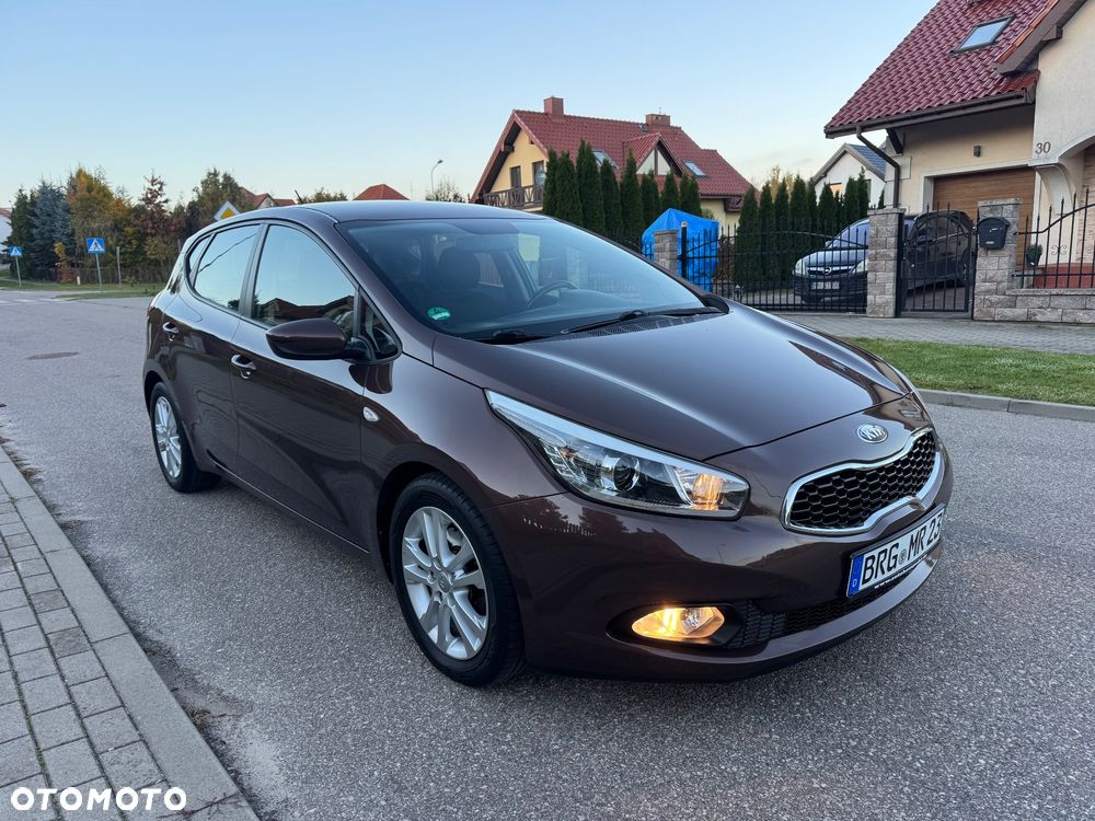 Kia Ceed 2012 photo 3