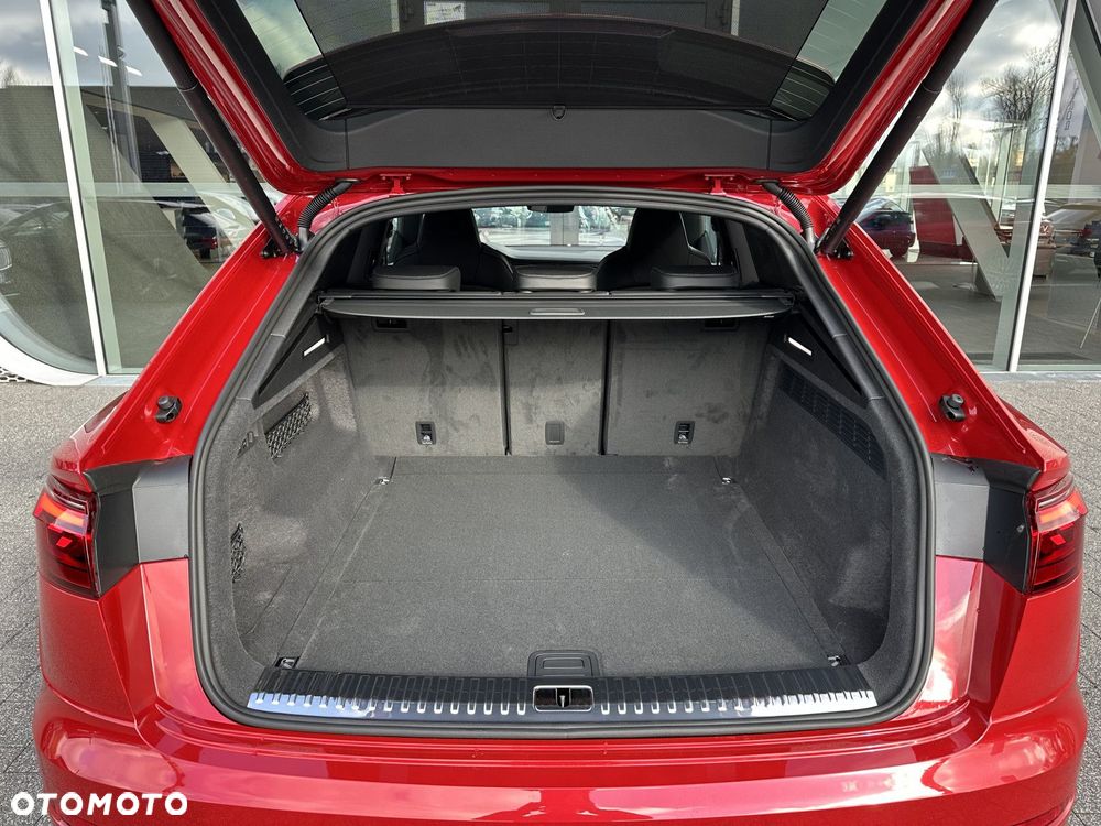 Audi SQ8 - 8