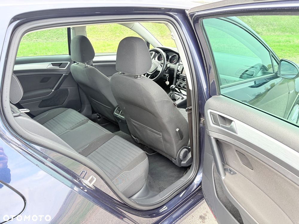 Volkswagen Golf - 12