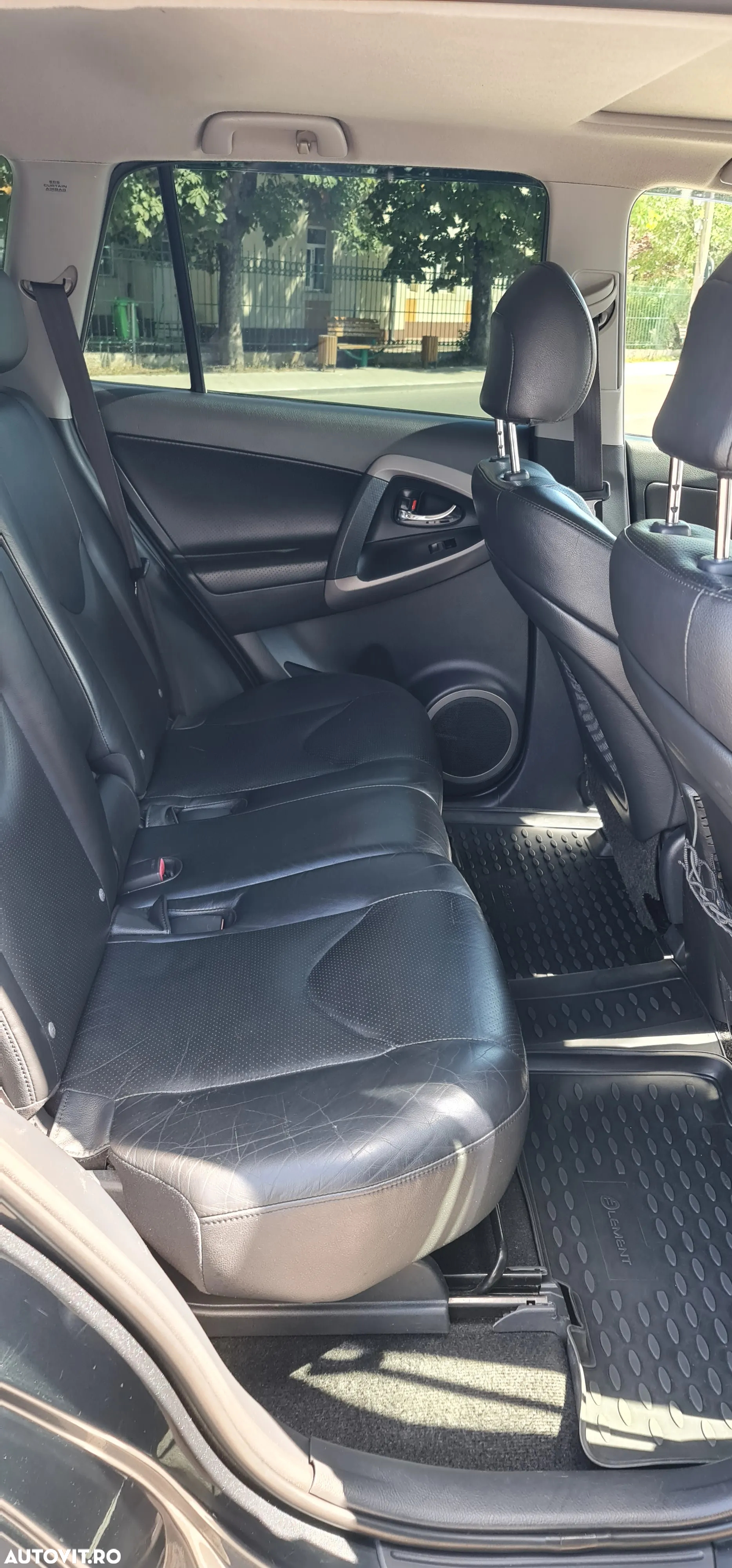 Toyota RAV4 2.0 Aut Luxury - 9