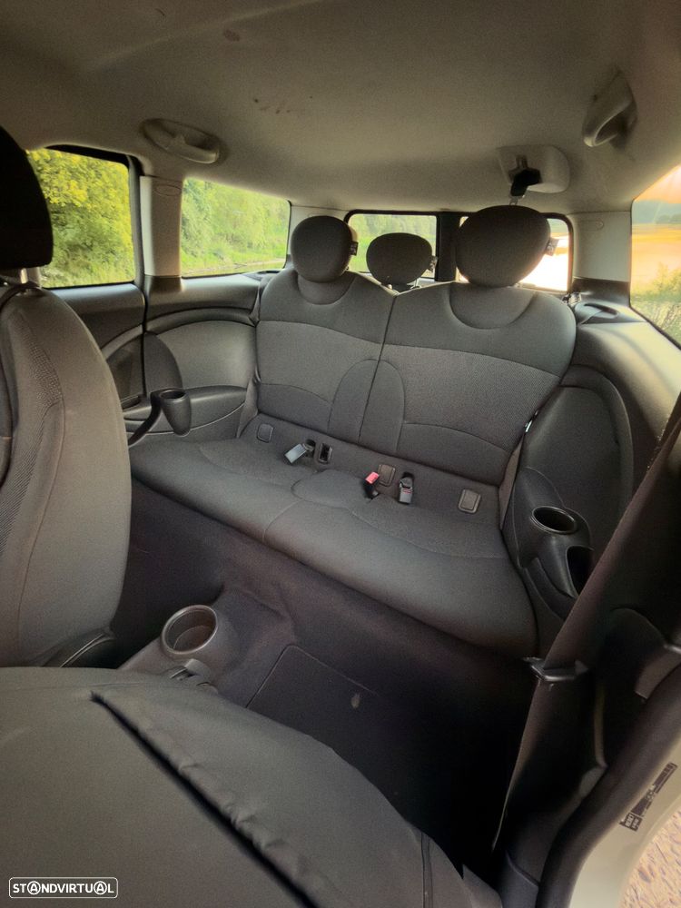 MINI Clubman Cooper D - 8