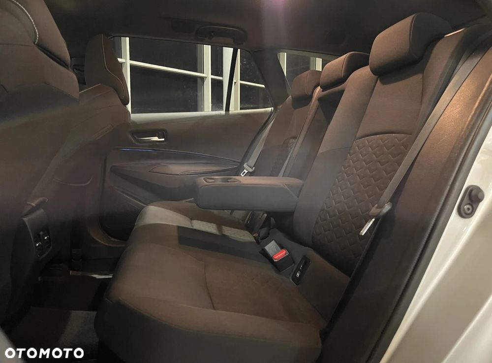 Toyota Corolla 1.8 Business Edition - 26