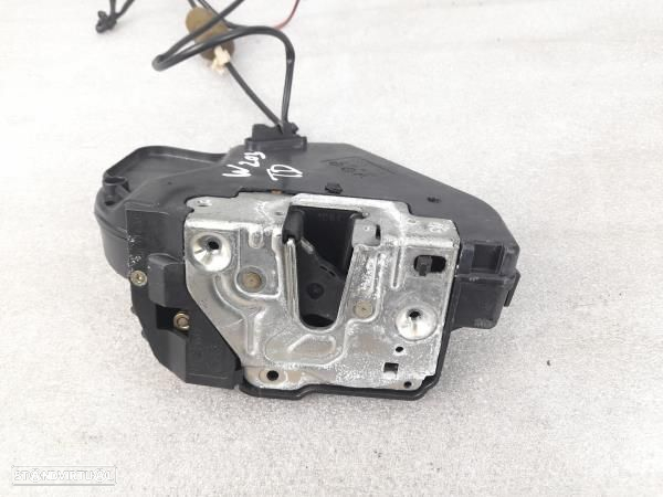 Fecho Porta Tras Dto Mercedes-Benz C-Class (W203) - 3