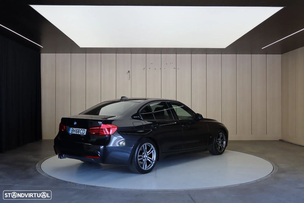 BMW 330 e iPerformance Pack M - 8