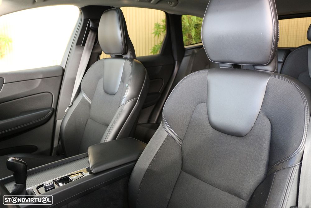 Volvo XC 40 2.0 D3 Momentum Plus - 15