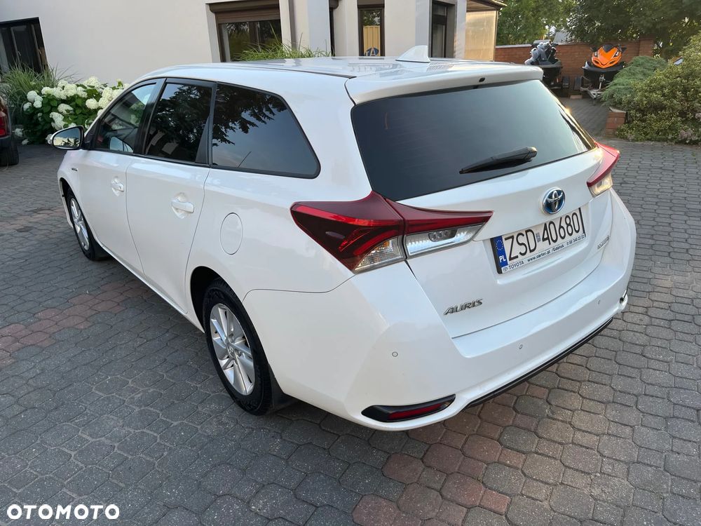 Toyota Auris Hybrid 135 Active - 4