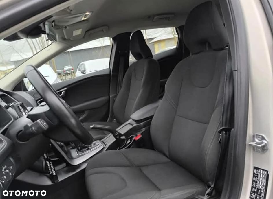 Volvo V40 D2 Geartronic Momentum - 12