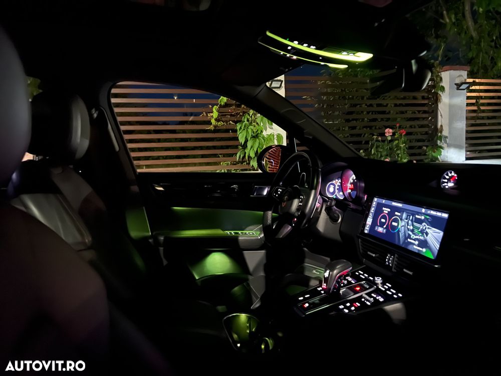 Porsche Cayenne Coupe - 14