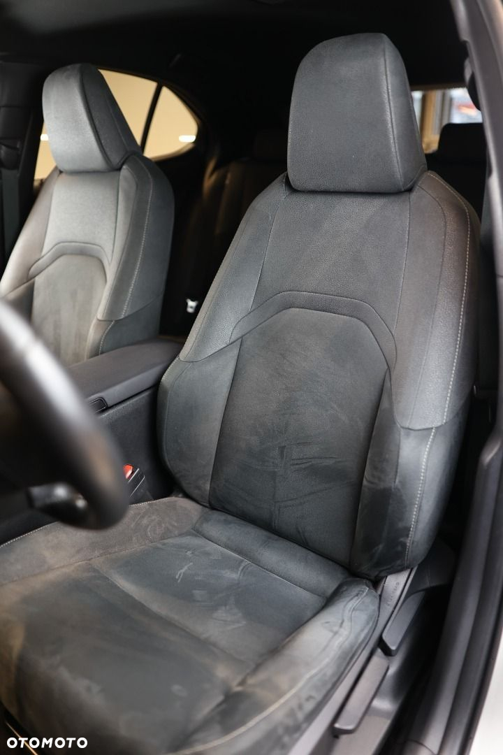 Lexus UX - 8