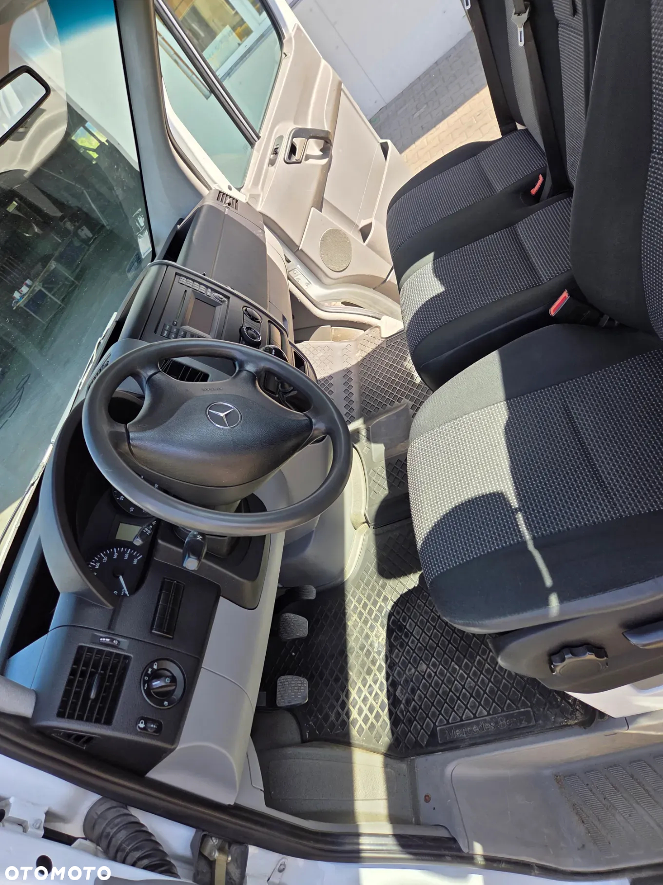 Mercedes-Benz Sprinter - 23