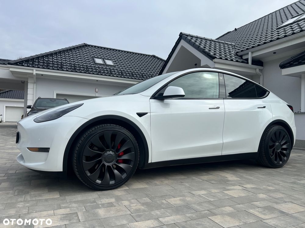 Tesla Model Y Performance AWD - 25