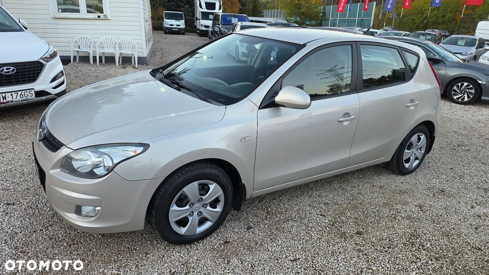 Hyundai i30 1.4 Comfort EU5 - 16