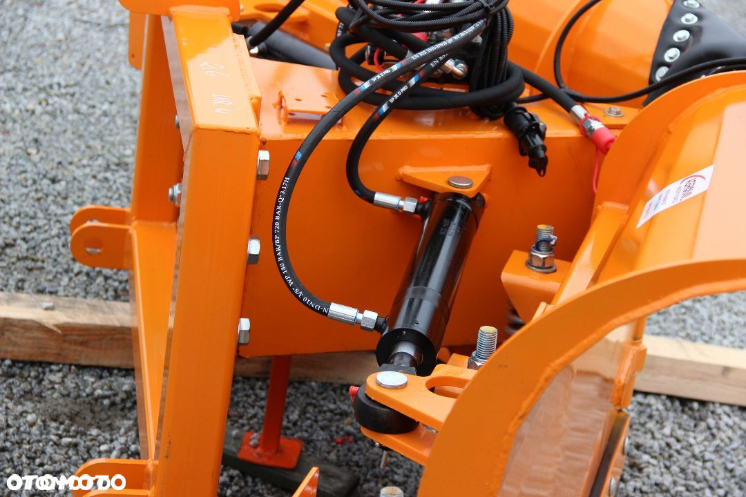 Pług pługi do śniegu mocowany komunalny składany Metal-Technik - 7