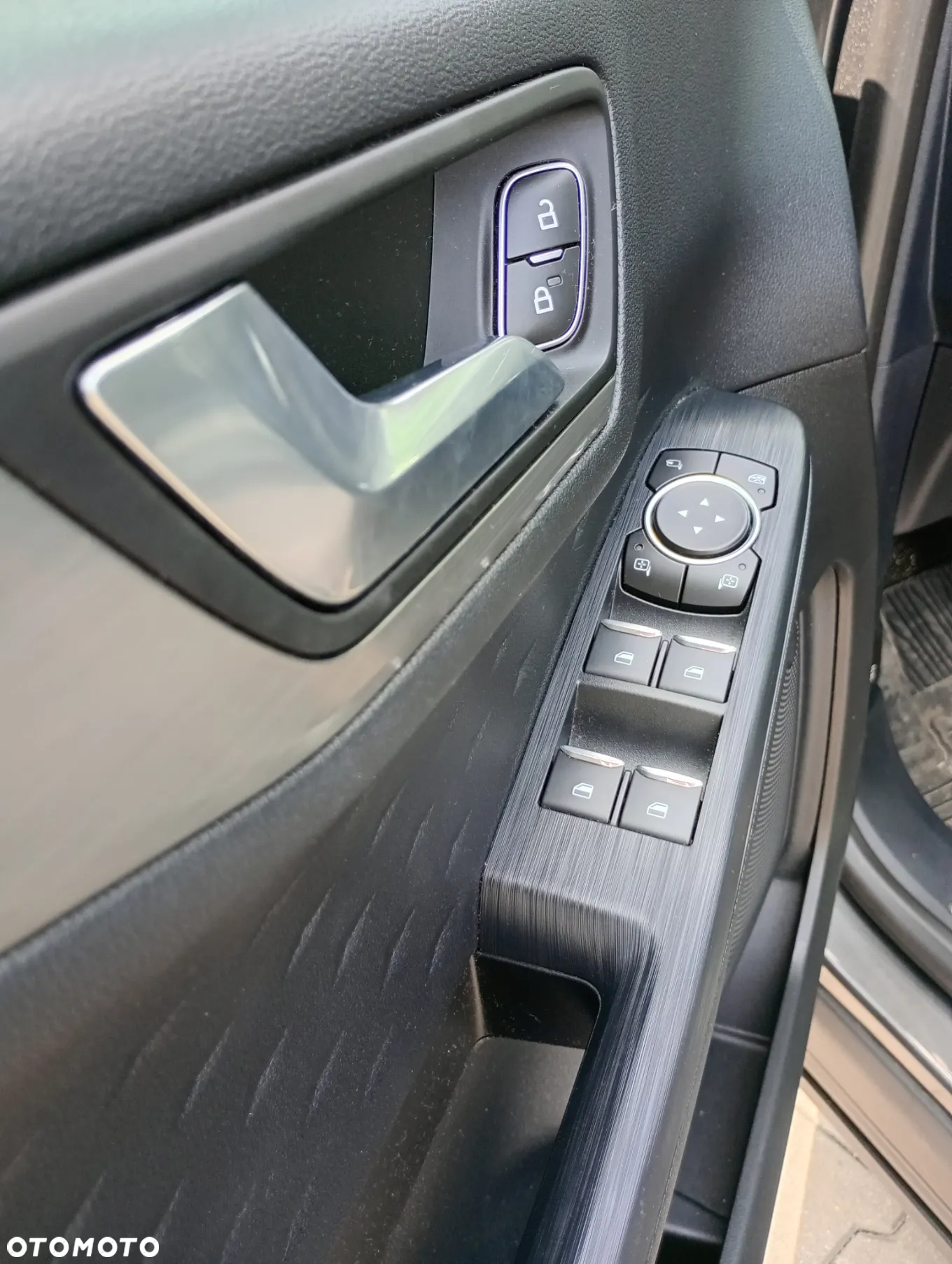 Ford Kuga 1.5 EcoBoost FWD Titanium - 13