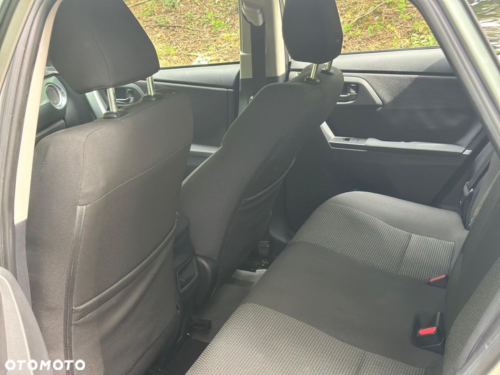 Toyota Auris 1.8 HSD Luna - 6