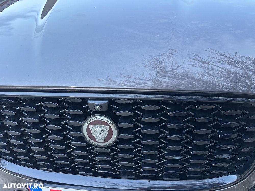 Jaguar F-Pace D200 AWD SE - 11
