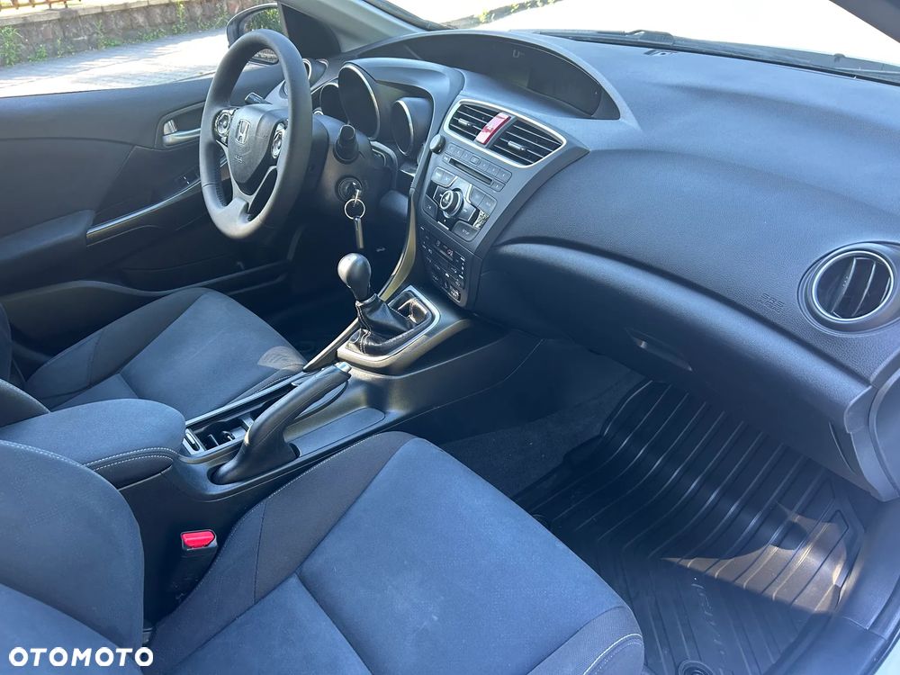 Honda Civic 1.6 i-DTEC Comfort Black Edition - 24