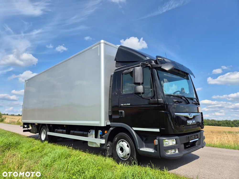 MAN TGL 12.250 3 osobowy oryginał 6.2m 7.6m HAK AUTOMAT KLIMA 12000kg ESP EURO 6 / TOP STAN / okazja nauka jazdy MOŻLIWOŚĆ DOSTOSOWANIA elka - 36
