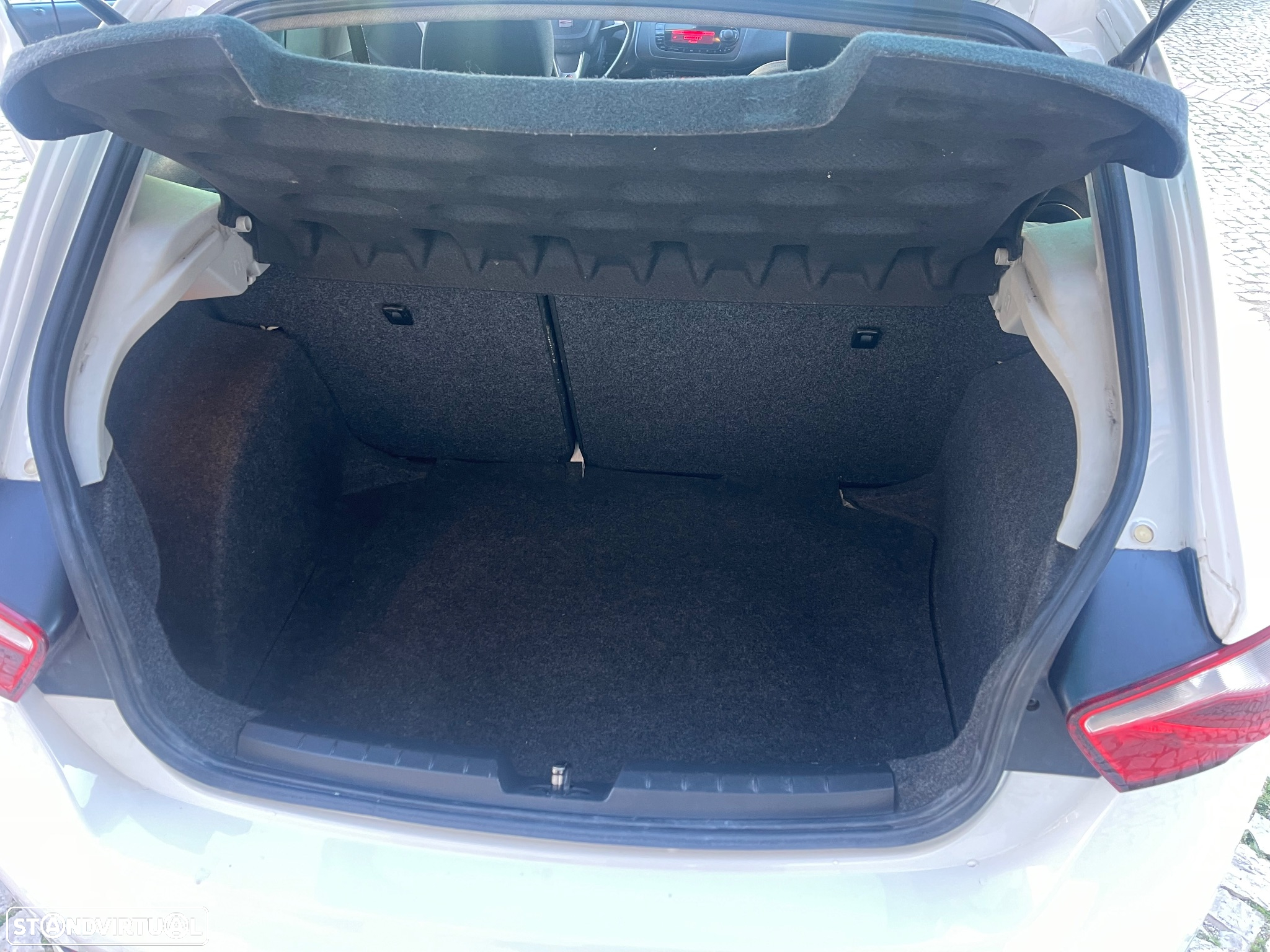 SEAT Ibiza SC 1.6 TDi FR - 10
