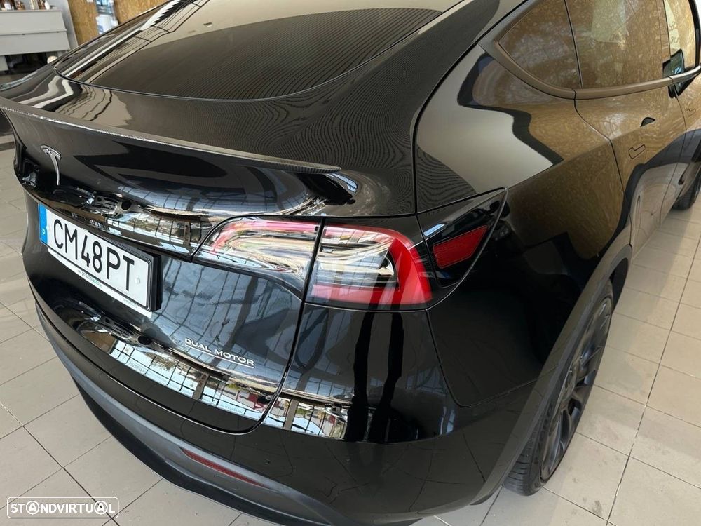 Tesla Model Y Performance Dual Motor AWD - 13