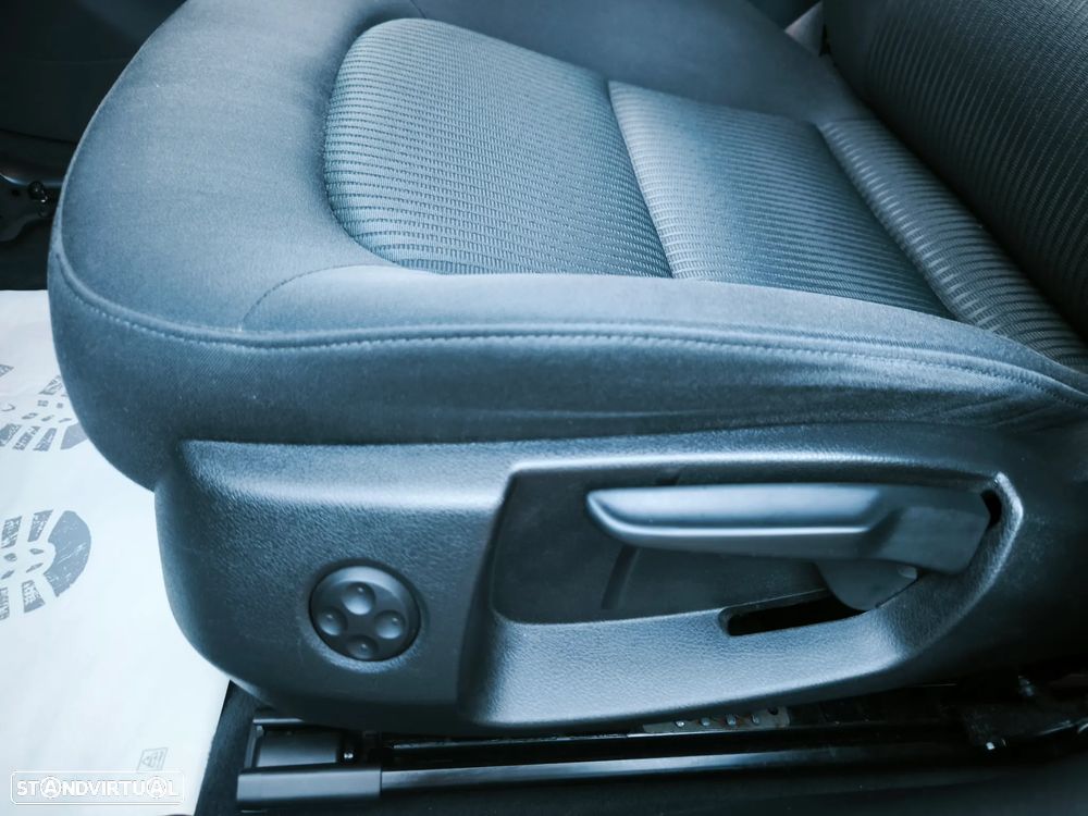 Audi A4 Avant 2.0 TDI DPF multitronic Attraction - 12