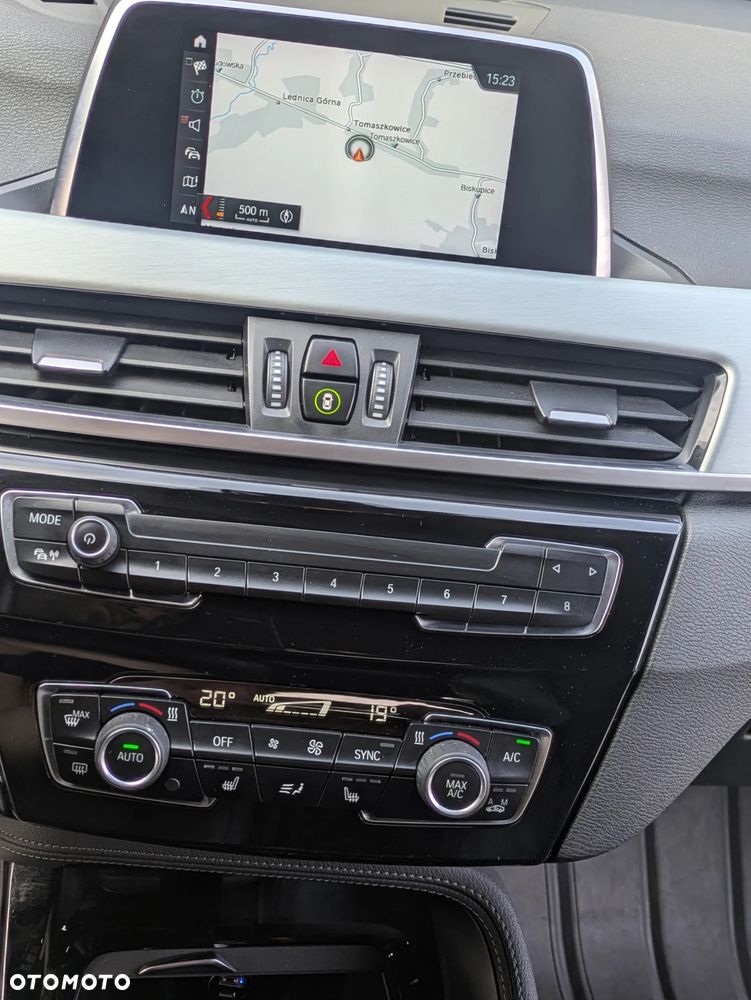 BMW X1 xDrive18d xLine - 12
