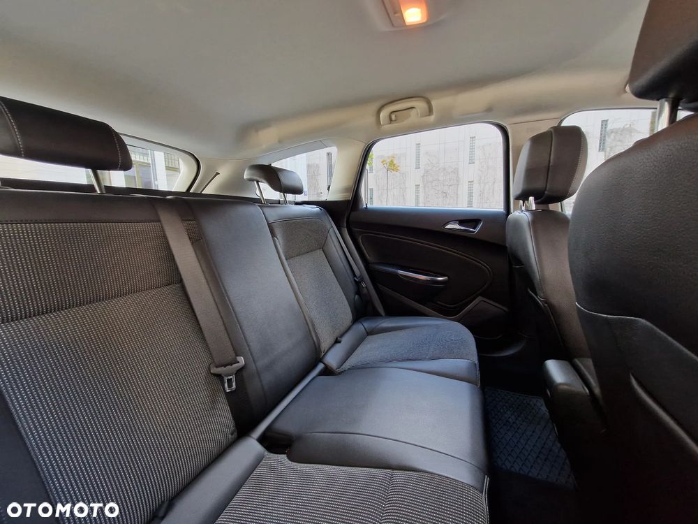 Opel Astra 1.4 T Cosmo EU6 - 25