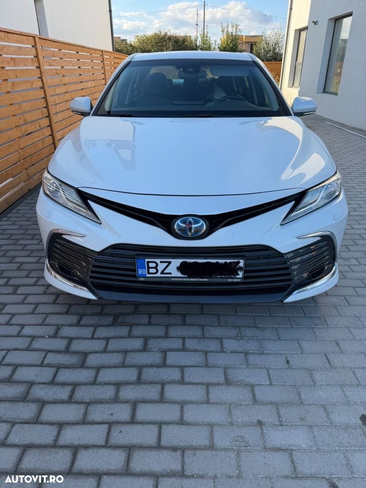 Toyota Camry - 1